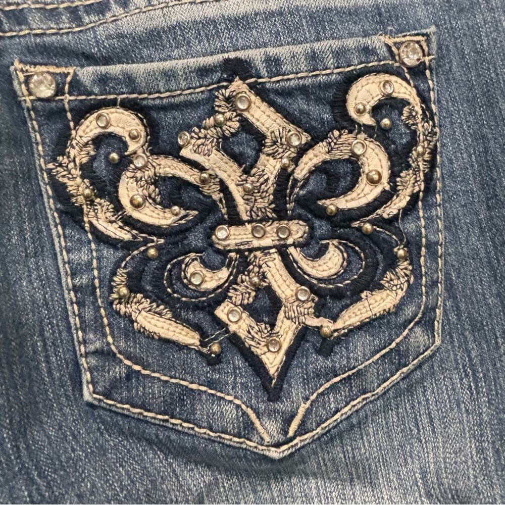 ⭐️ 3/$21 ⭐️ Love Nation Blue Ankle Cropped Jeans with Vintage Wash - Picture 9 of 12